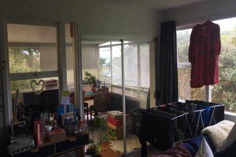 Photo of property in 2/17 Scarboro Terrace, Murrays Bay, Auckland, 0630