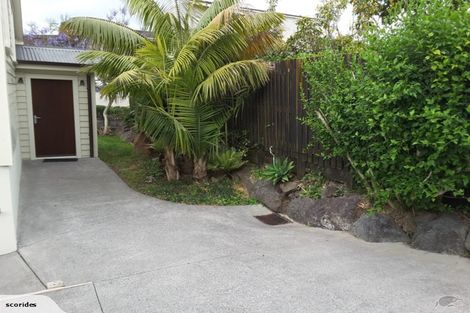 Photo of property in 2/128 Aberdeen Road, Campbells Bay, Auckland, 0620
