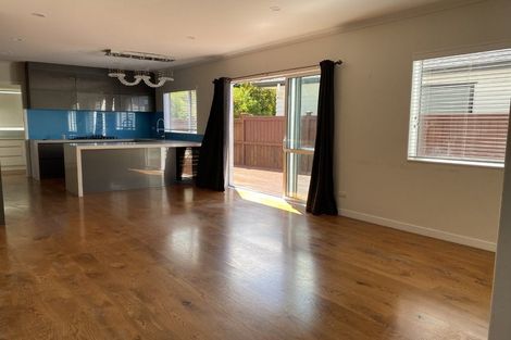 Photo of property in 38 Bounty Road, Long Bay, Auckland, 0630