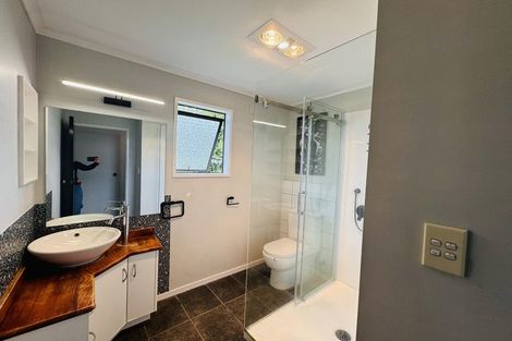 Photo of property in 50 Hillcrest Drive, Kelvin Grove, Palmerston North, 4414