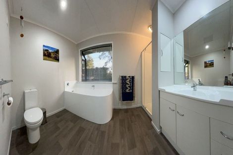Photo of property in 729 Makerua Road, Tokomaru, Palmerston North, 4474
