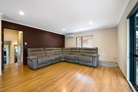 Photo of property in 25a Rehia Road, Massey, Auckland, 0614