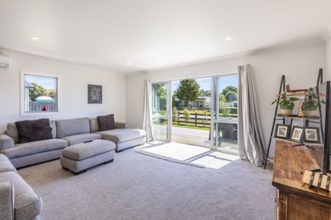 Photo of property in 12 Ross Street, Otane, 4202