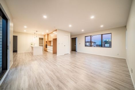 Photo of property in 11 Huahua Crescent, Papakura, 2110