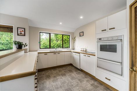 Photo of property in 1/5 Tree View Avenue, Glenfield, Auckland, 0629