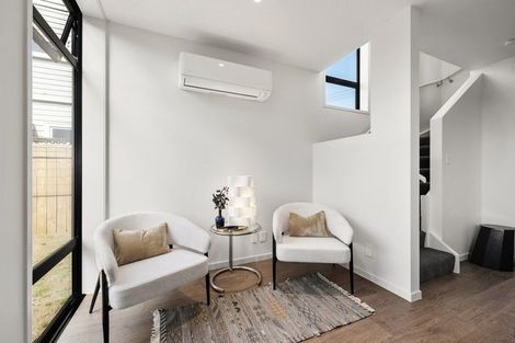 Photo of property in 96b Apu Crescent, Lyall Bay, Wellington, 6022