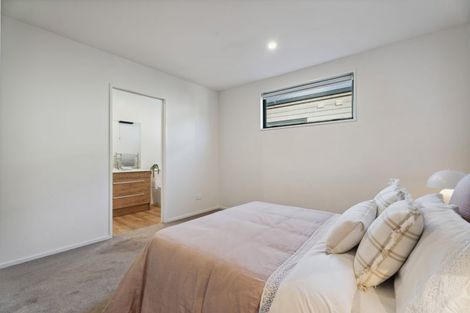 Photo of property in 5 Matakanui Lane, Wanaka, 9305