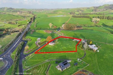 Photo of property in 8 Old Barn Road, Waitakaruru, 3576