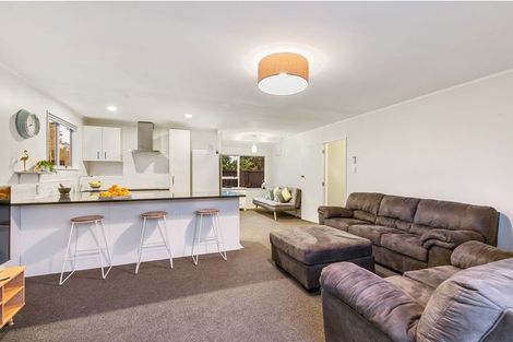 Photo of property in 2/13 Hamurana Place, Te Atatu Peninsula, Auckland, 0610