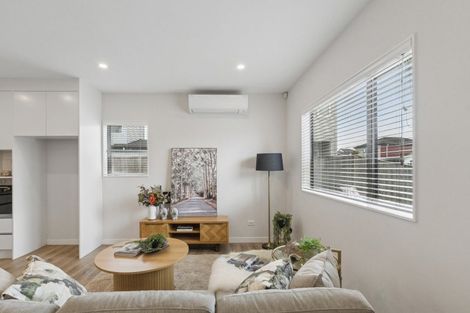 Photo of property in 9 Survila Street, Takanini, 2110