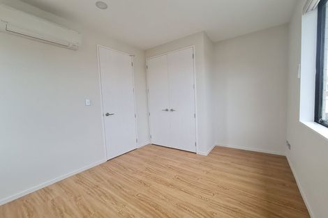 Photo of property in 3/532 Glenfield Road, Glenfield, Auckland, 0629