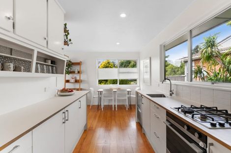 Photo of property in 7 Fairdale Place, Birkdale, Auckland, 0626