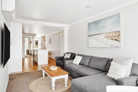 Photo of property in 213/332 Maunganui Road, Mount Maunganui, 3116