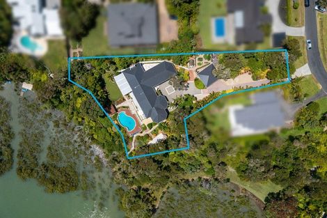 Photo of property in 14 Oscar Road, Greenhithe, Auckland, 0632