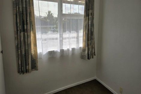 Photo of property in 1/37 Kirrie Avenue, Te Atatu South, Auckland, 0610