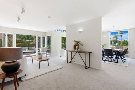 Photo of property in 2/99 Hebron Road, Waiake, Auckland, 0630