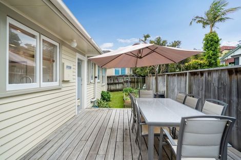 Photo of property in 2/29 Merriefield Avenue, Forrest Hill, Auckland, 0620