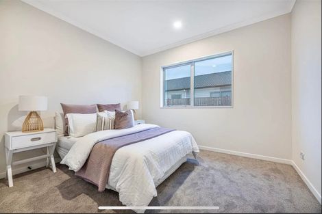 Photo of property in 15 Walter Ruddock Avenue, Kumeu, 0810