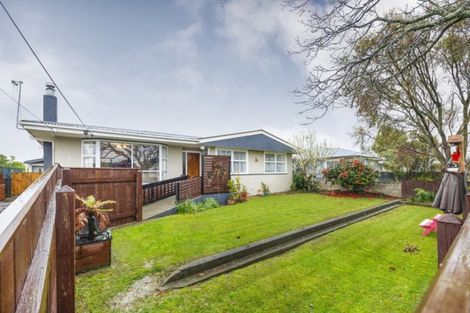 Photo of property in 33 Peters Avenue, Cloverlea, Palmerston North, 4412