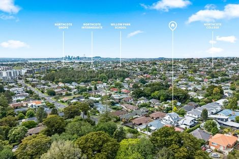 Photo of property in 2/58 Hillcrest Avenue, Hillcrest, Auckland, 0627