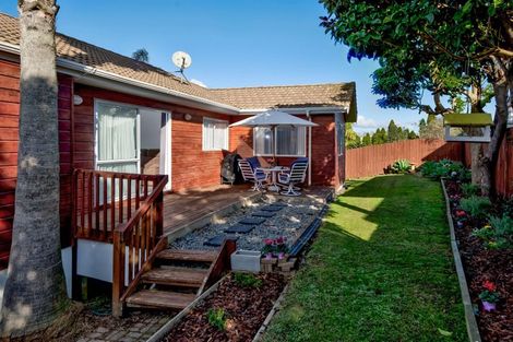 Photo of property in 1/74 Gosford Drive, Botany Downs, Auckland, 2010