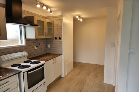 Photo of property in 623 Glenfield Road, Totara Vale, Auckland, 0629