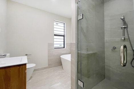 Photo of property in 16 Yellow Pear Lane, Karaka, 2578