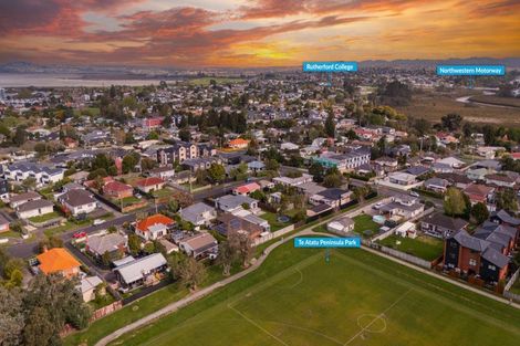 Photo of property in 69 Taikata Road, Te Atatu Peninsula, Auckland, 0610