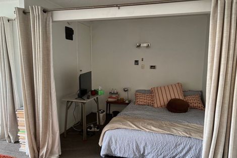 Photo of property in Churchill Flats, 213 The Terrace, Wellington Central, Wellington, 6011