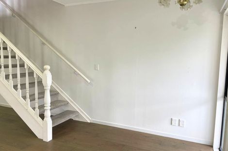 Photo of property in 1/4 Manuka Road, Glenfield, Auckland, 0629