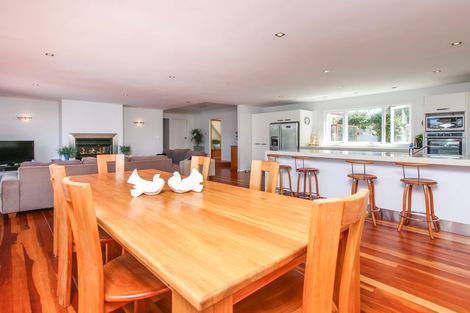 Photo of property in 6 Parker Avenue, New Lynn, Auckland, 0600