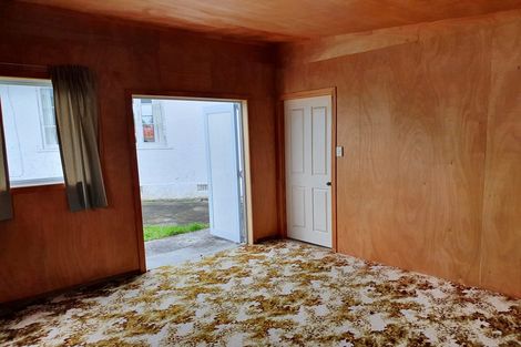 Photo of property in 1 Henderson Street, Dannevirke, 4930