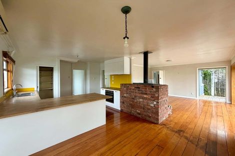 Photo of property in 60 Ballance Street, Lower Vogeltown, New Plymouth, 4310