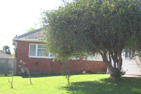 Photo of property in 35 Savoy Road, Glen Eden, Auckland, 0602