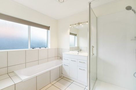 Photo of property in 2/10 Mangarata Avenue, Papatoetoe, Auckland, 2025