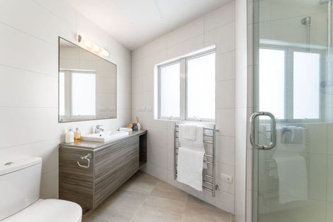 Photo of property in 154 Marine Parade, Mount Maunganui, 3116