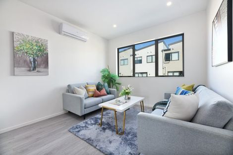Photo of property in 17d Ranch Avenue, Beach Haven, Auckland, 0626