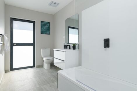 Photo of property in 52 Lotus Avenue, Mount Maunganui, 3116