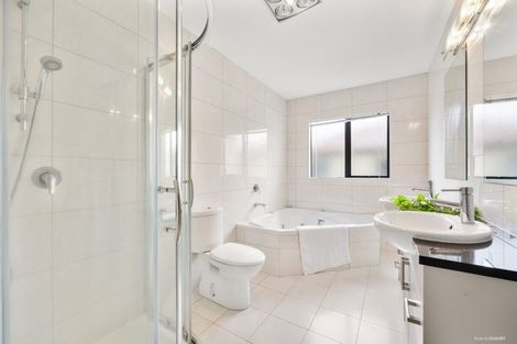 Photo of property in 1 Askerne Drive, Flat Bush, Auckland, 2016