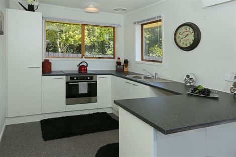 Photo of property in 2/201 Henderson Valley Road, Henderson, Auckland, 0612