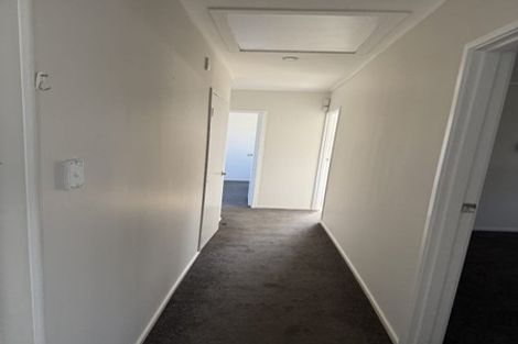 Photo of property in 19 Ribblesdale Road, Henderson, Auckland, 0612