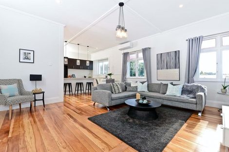 Photo of property in 11 Walsh Street, Forest Lake, Hamilton, 3200