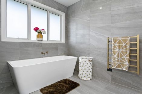 Photo of property in 19 Mike Smith Drive, Cambridge, 3434