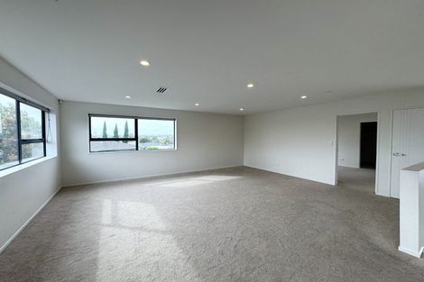Photo of property in 13a Blue Way, Glendene, Auckland, 0602
