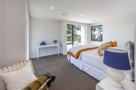 Photo of property in 2 Henridge Place, Avonhead, Christchurch, 8042