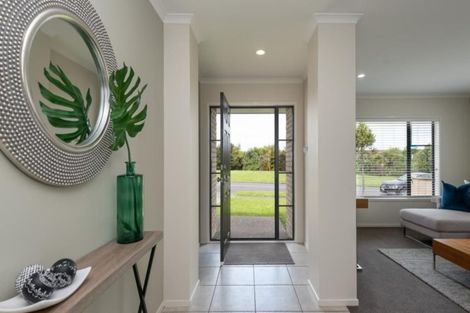 Photo of property in 50 Cyril French Drive, Flat Bush, Auckland, 2016