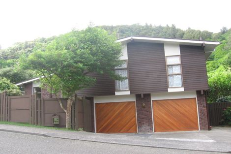Photo of property in 66 Amapur Drive, Khandallah, Wellington, 6035
