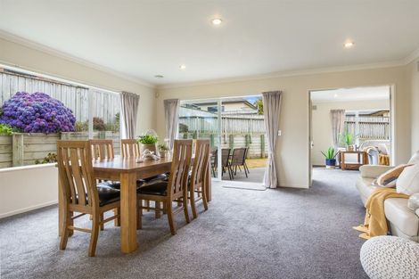 Photo of property in 3 Routeburn Avenue, Aotea, Porirua, 5024