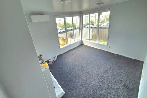 Photo of property in 20 Farnborough Crescent, Mangere, Auckland, 2022