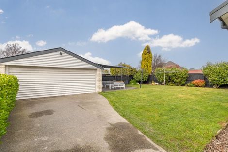 Photo of property in 10 Karnak Crescent, Russley, Christchurch, 8042
